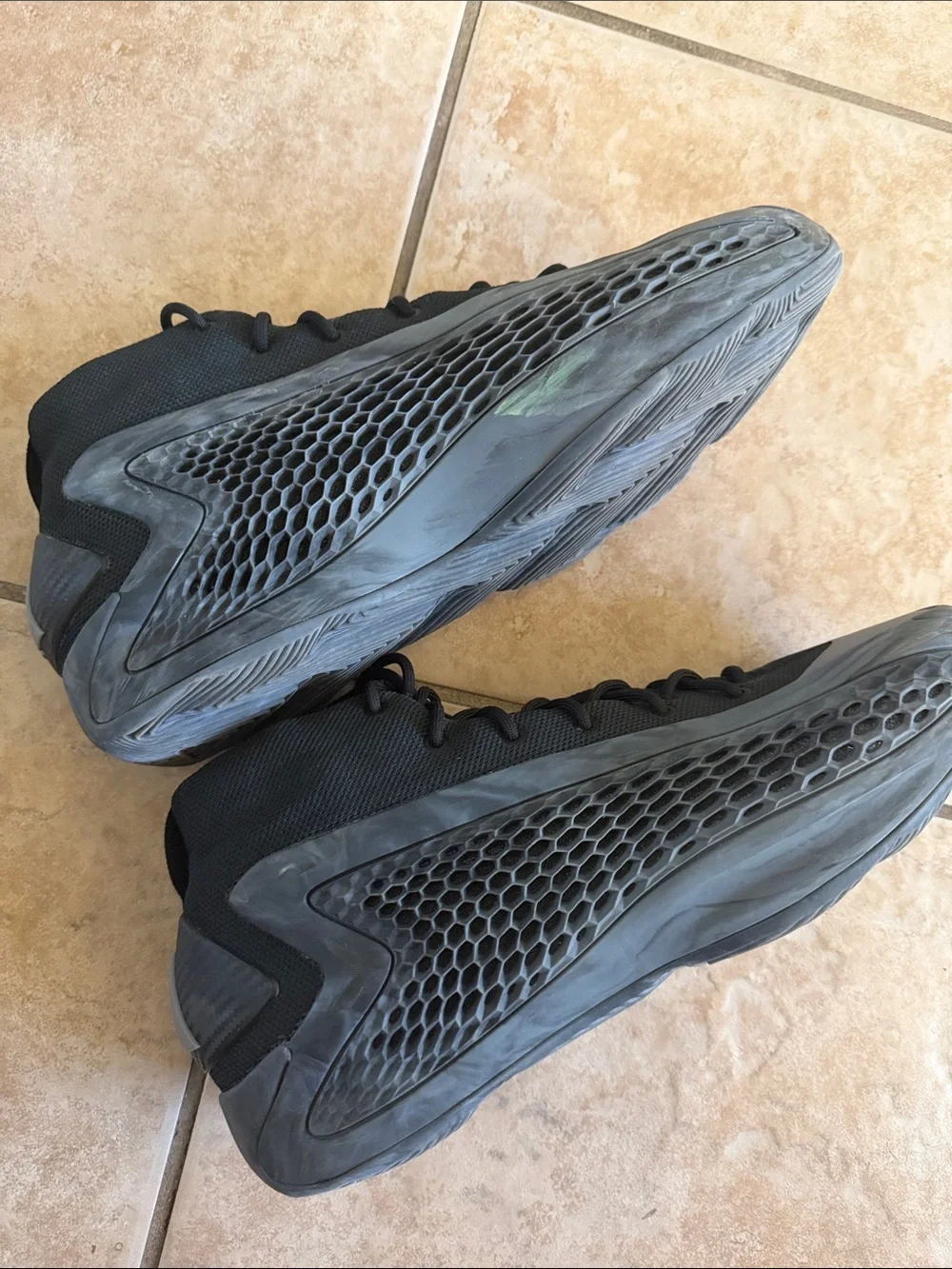 Men's AE Adidas Charcoal Cloud Basketball Shoes 11.5